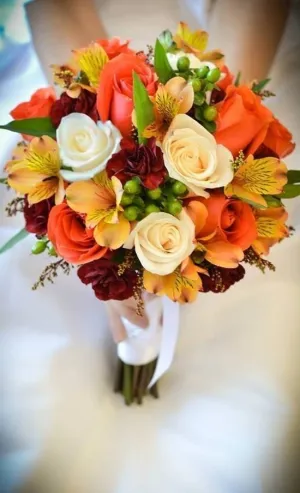 Autumn bridal bouquet